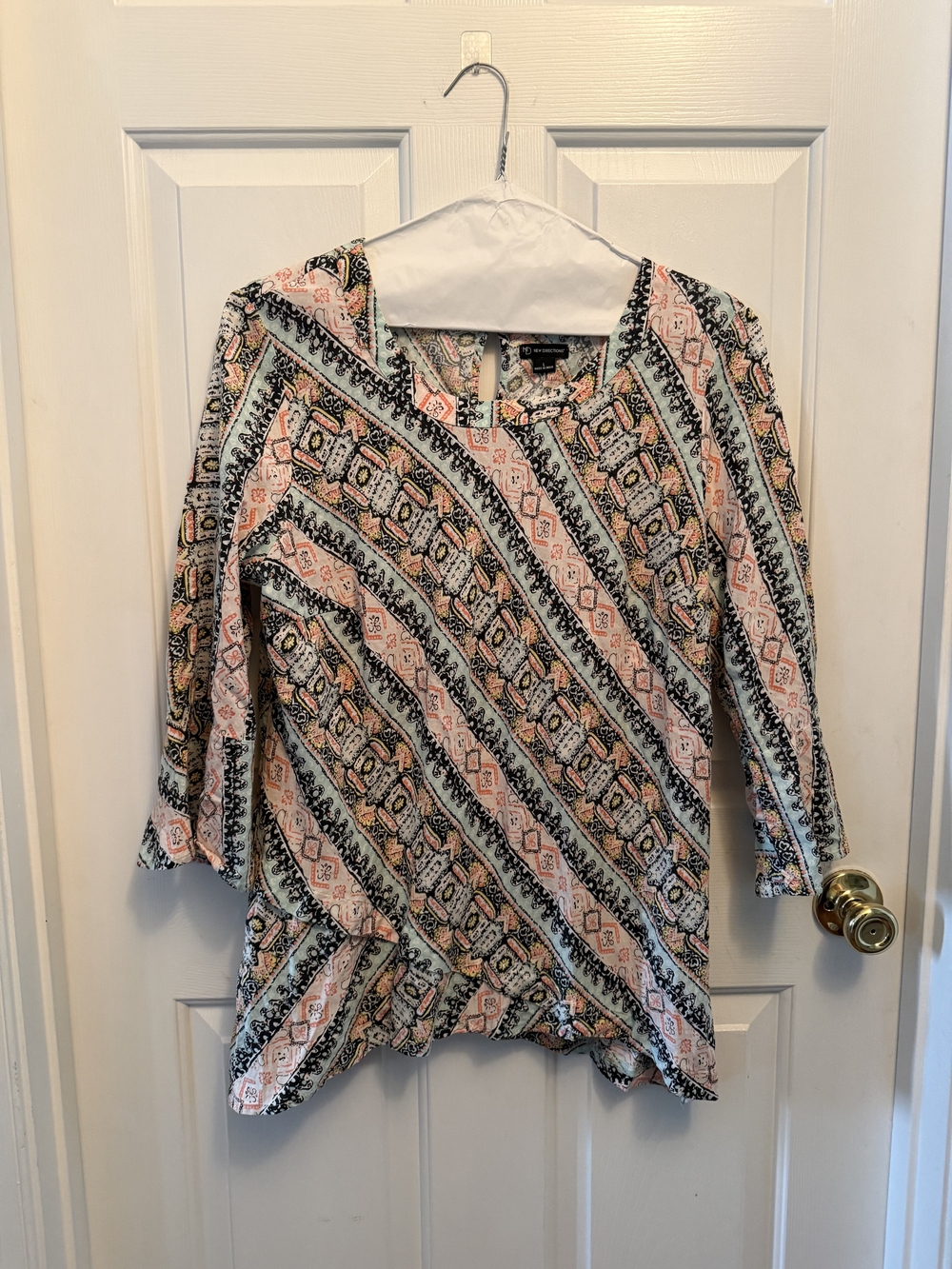 new directions V-Neck Tunic Top in Pink, Black, Cream